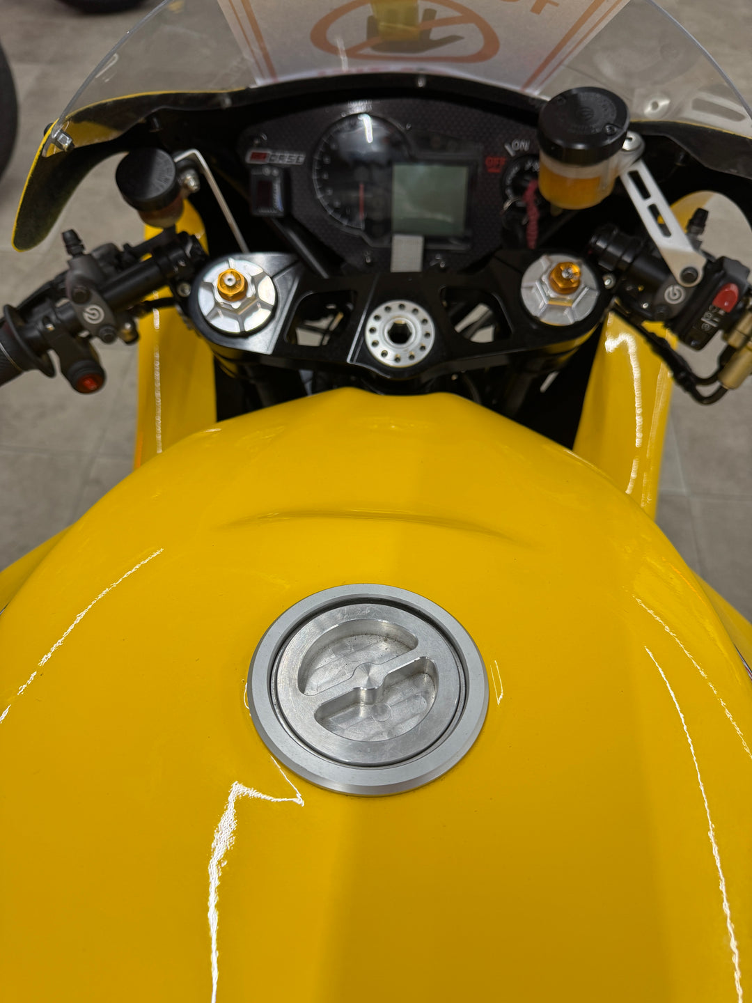 MOTO GUZZI GUARESCHI STYLE