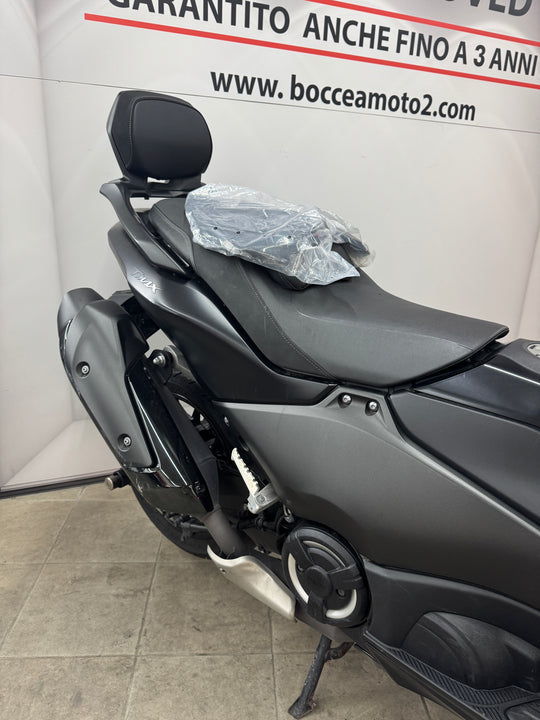 T-MAX 560