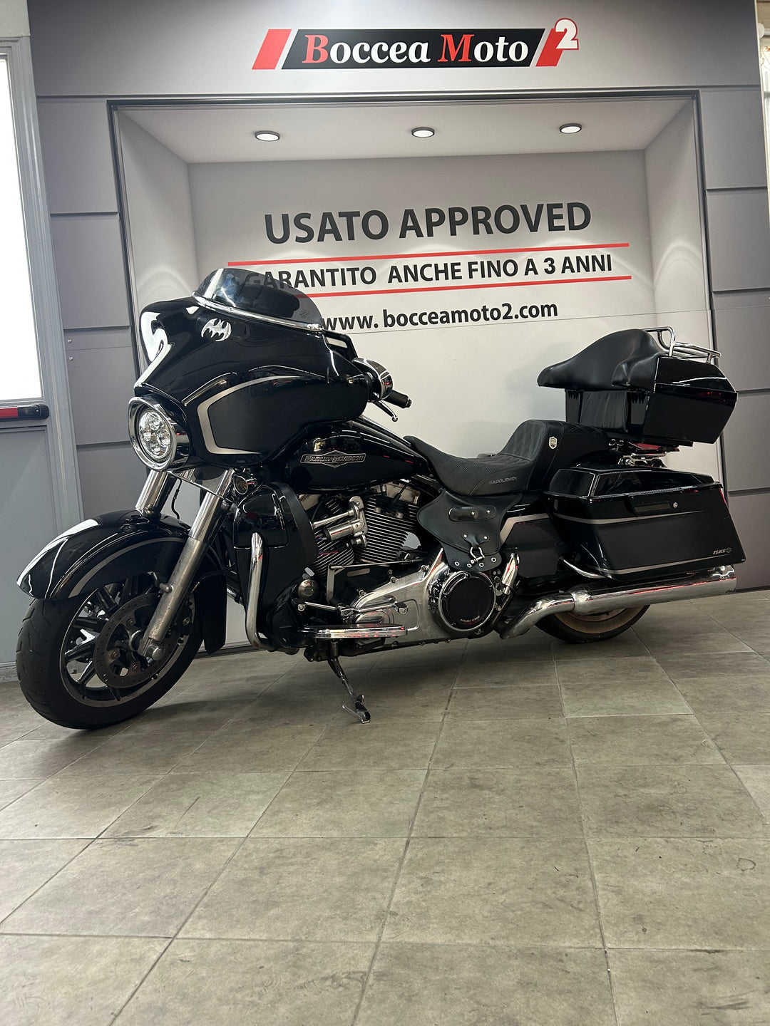 Street Glide FLHX