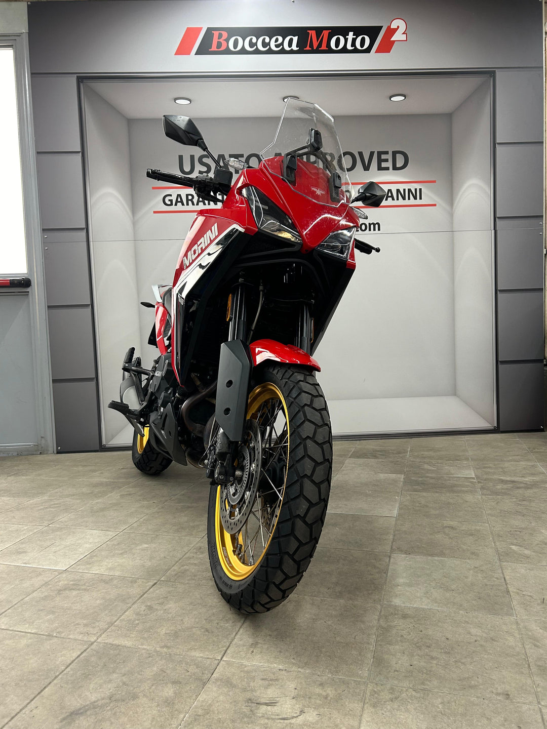 X-Cape 650 Gold Wheels Edition