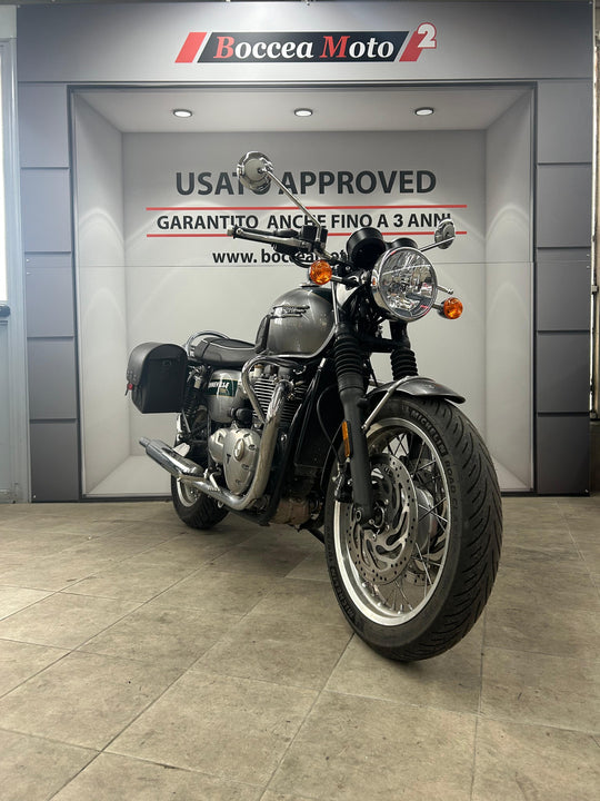 Bonneville T120
