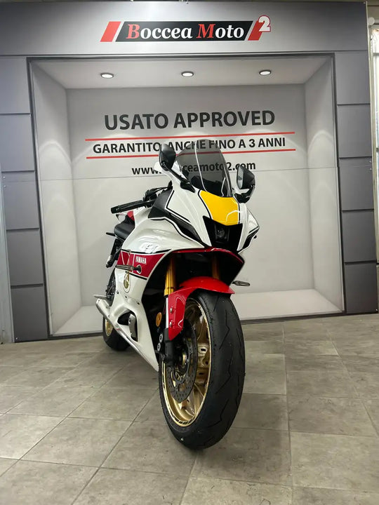 YZF-R7