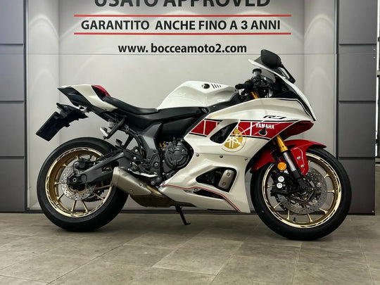 YZF-R7